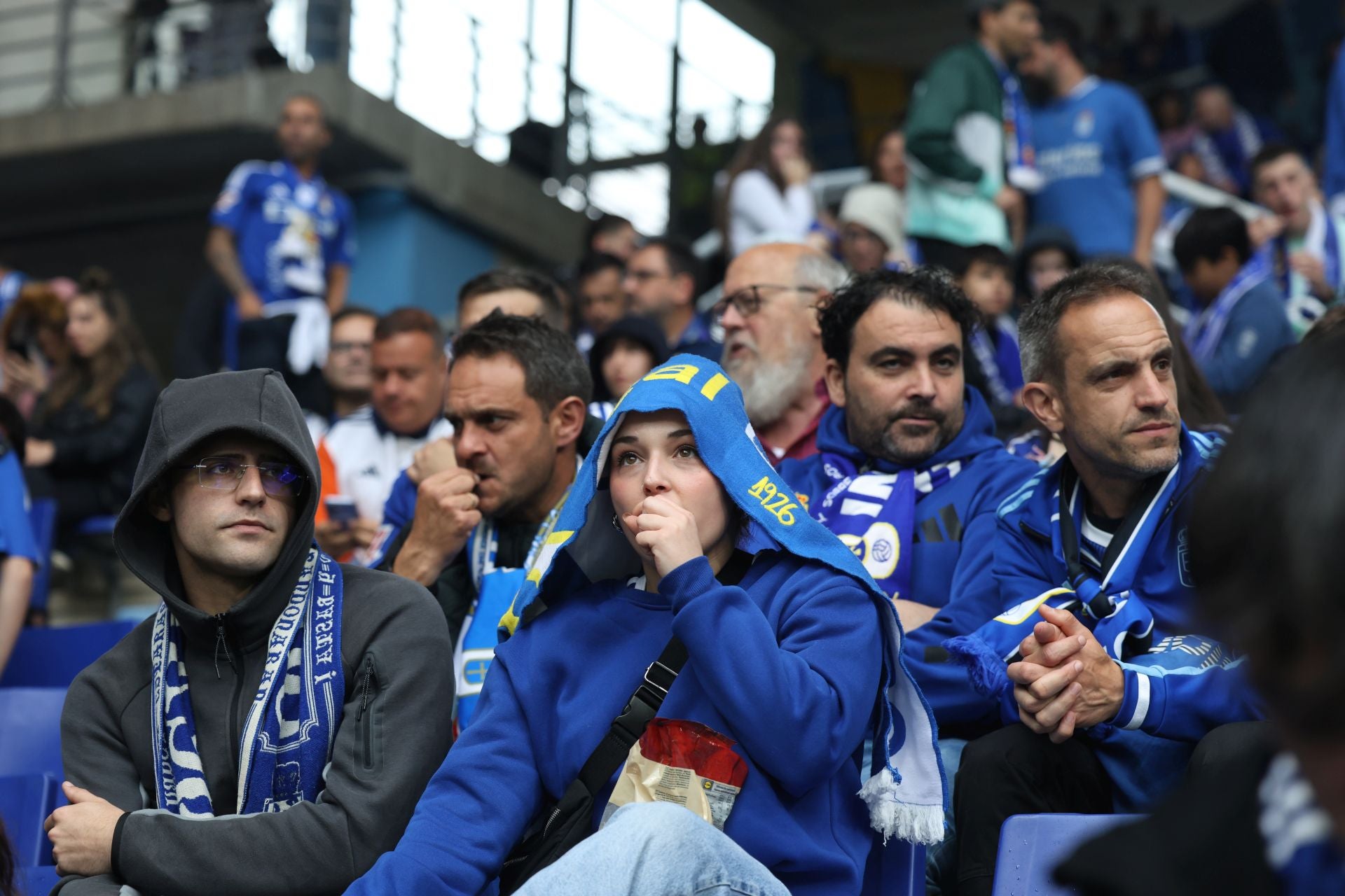 ¿Estuviste en el Carlos Tartiere para ver el Real Oviedo-Cádiz? ¡Búscate entre las fotos!
