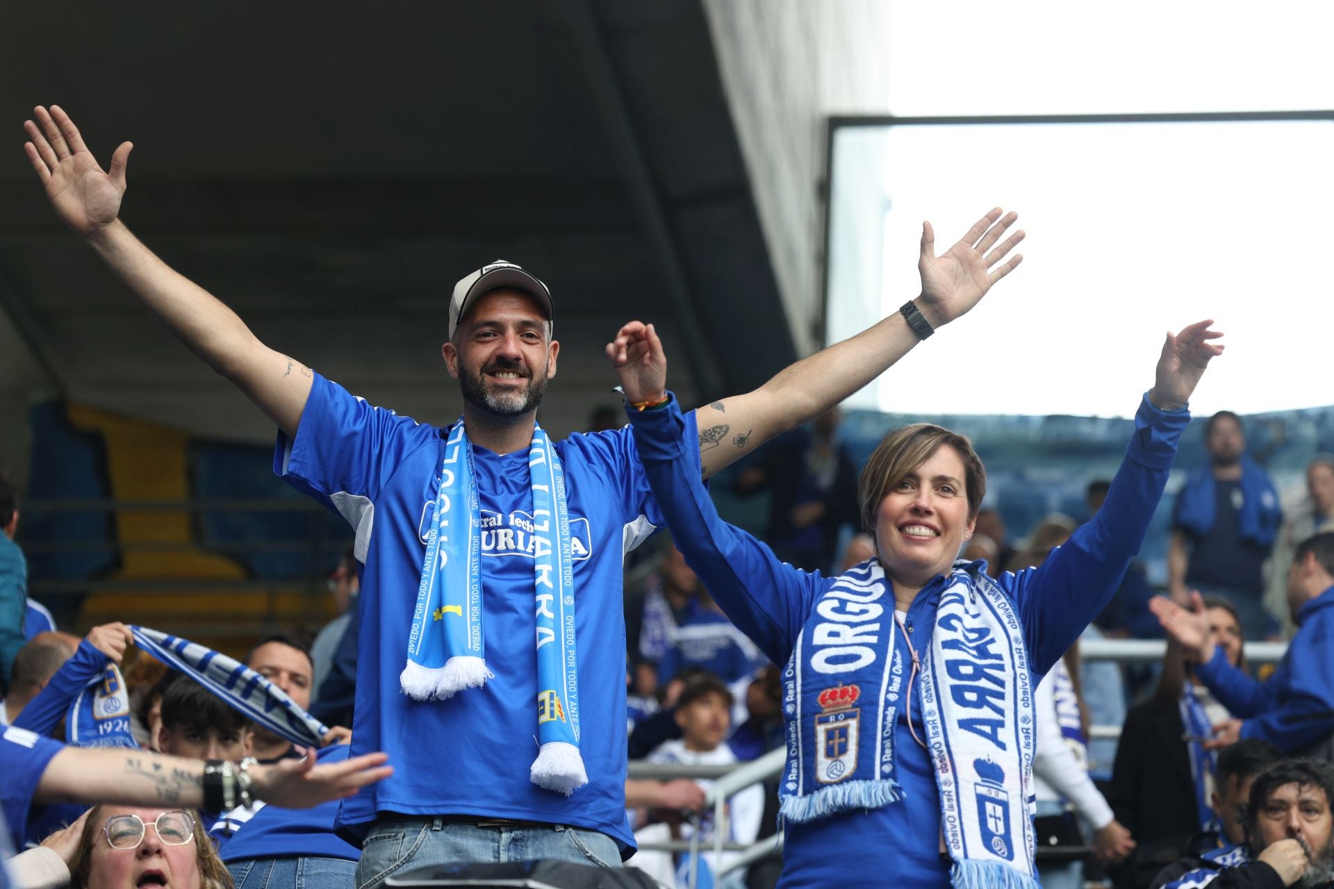 ¿Estuviste en el Carlos Tartiere para ver el Real Oviedo-Cádiz? ¡Búscate entre las fotos!