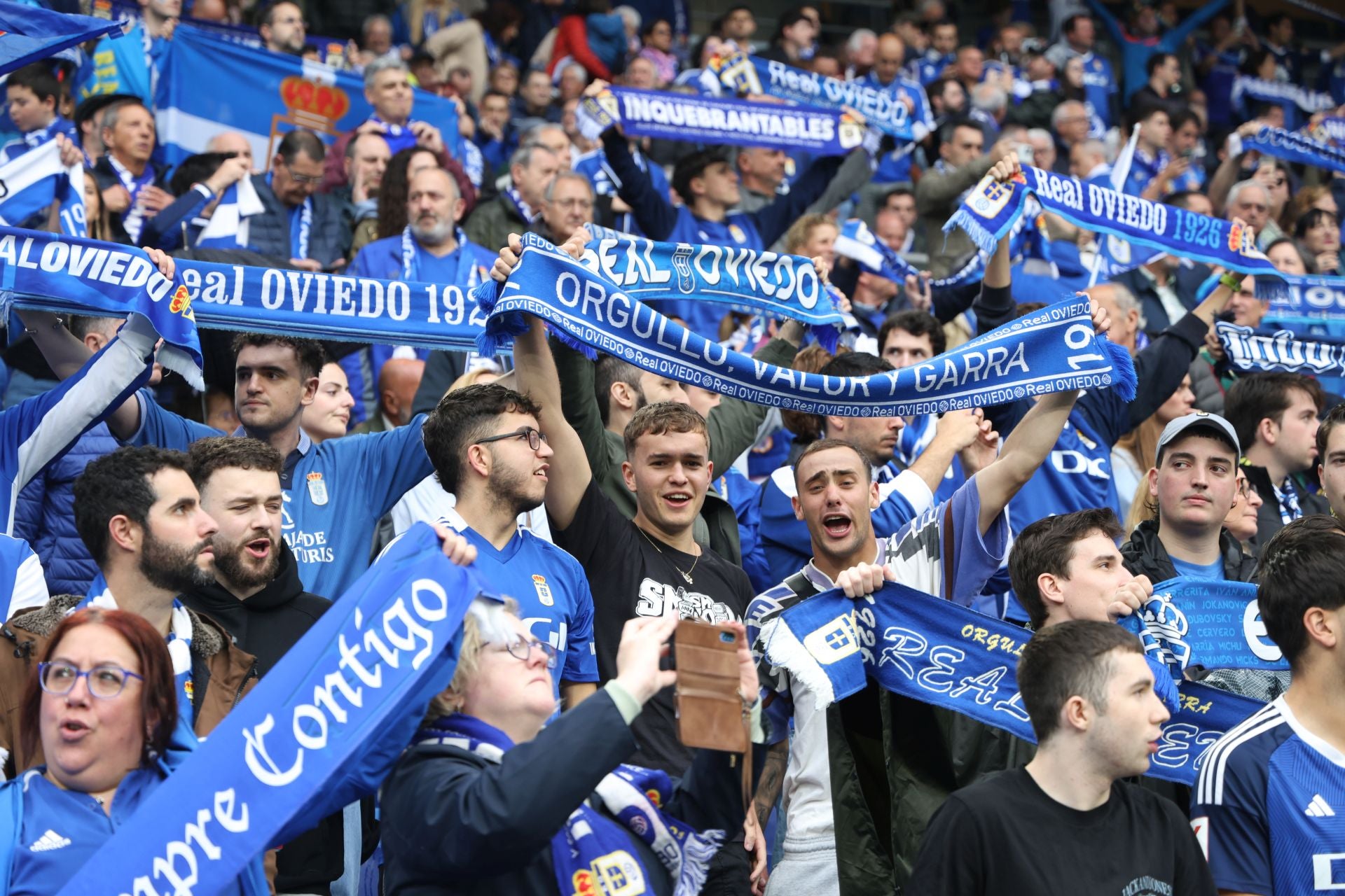 ¿Estuviste en el Carlos Tartiere para ver el Real Oviedo-Cádiz? ¡Búscate entre las fotos!