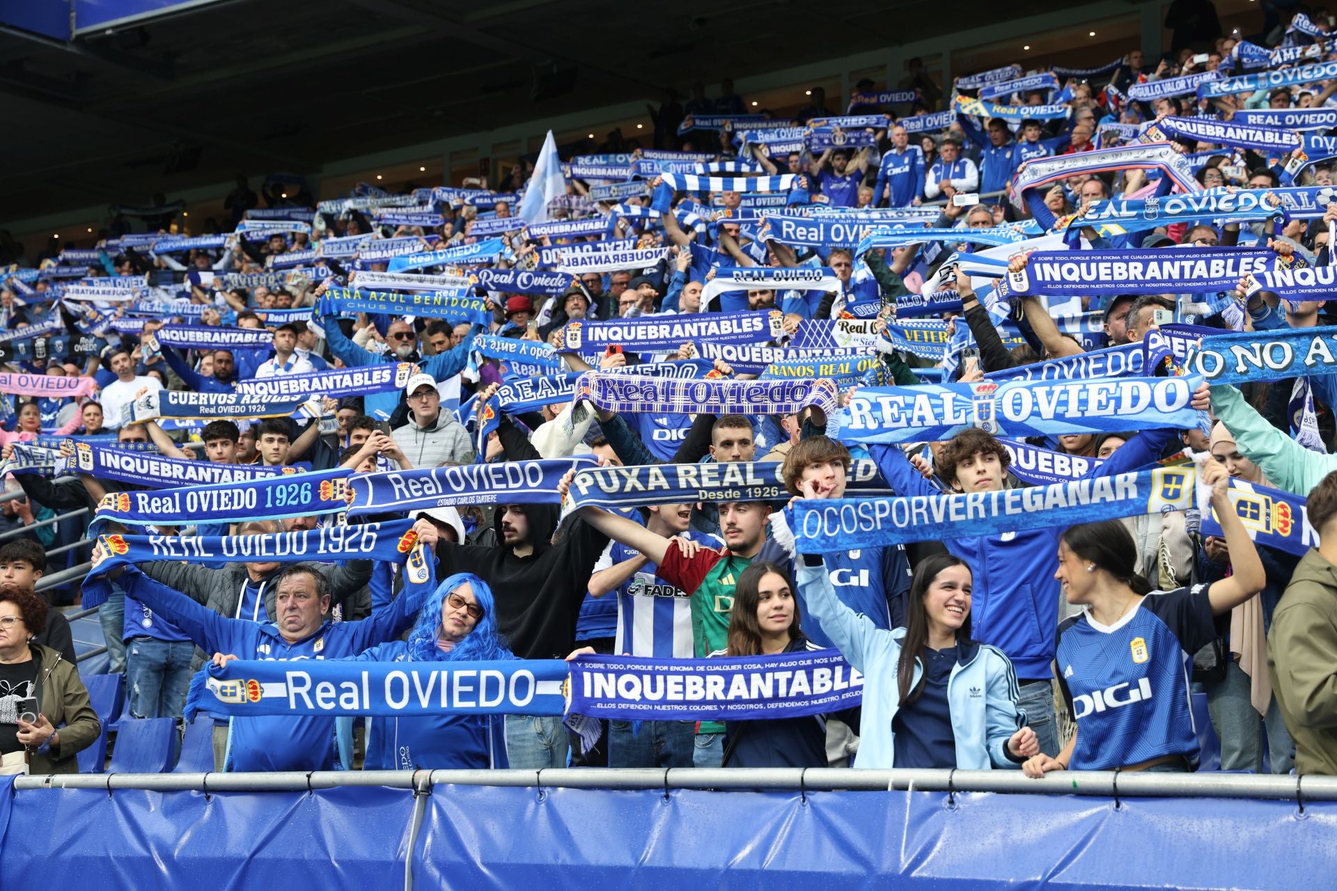 ¿Estuviste en el Carlos Tartiere para ver el Real Oviedo-Cádiz? ¡Búscate entre las fotos!