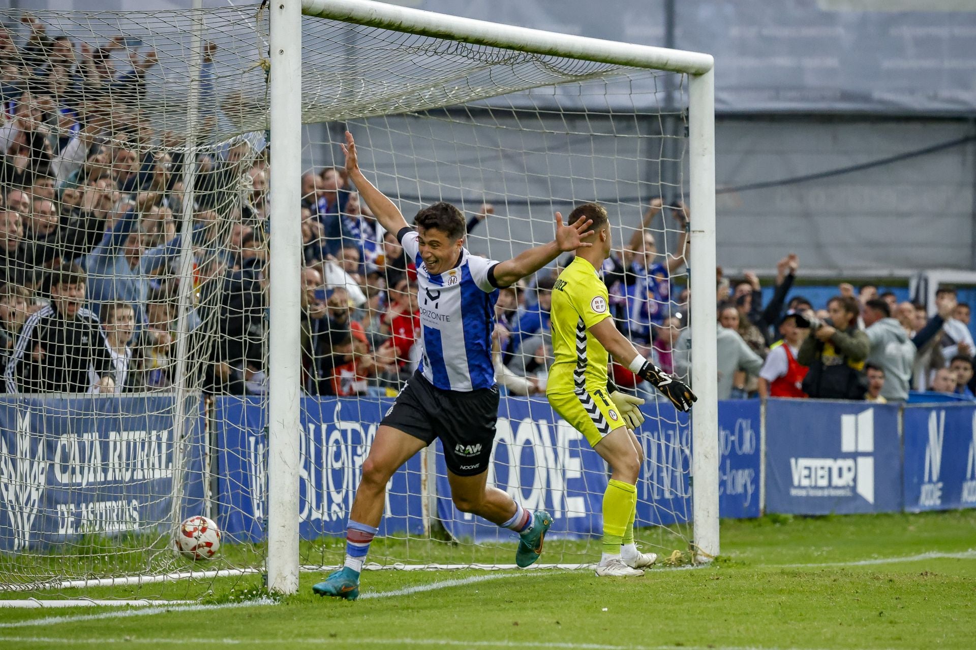 Las mejores imágenes del Real Avilés-Rayo Majadahonda: jugadas y búscate