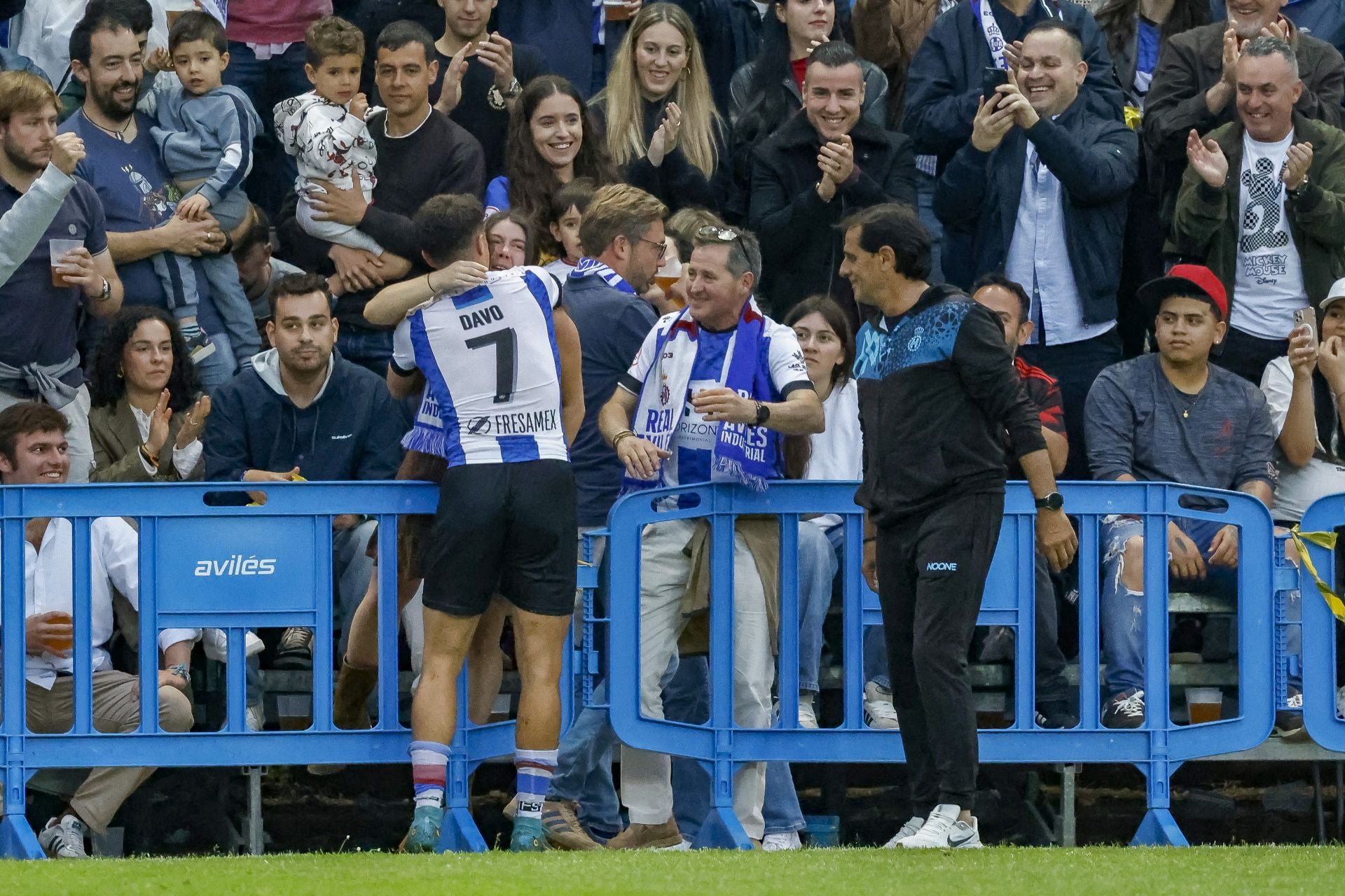 Las mejores imágenes del Real Avilés-Rayo Majadahonda: jugadas y búscate