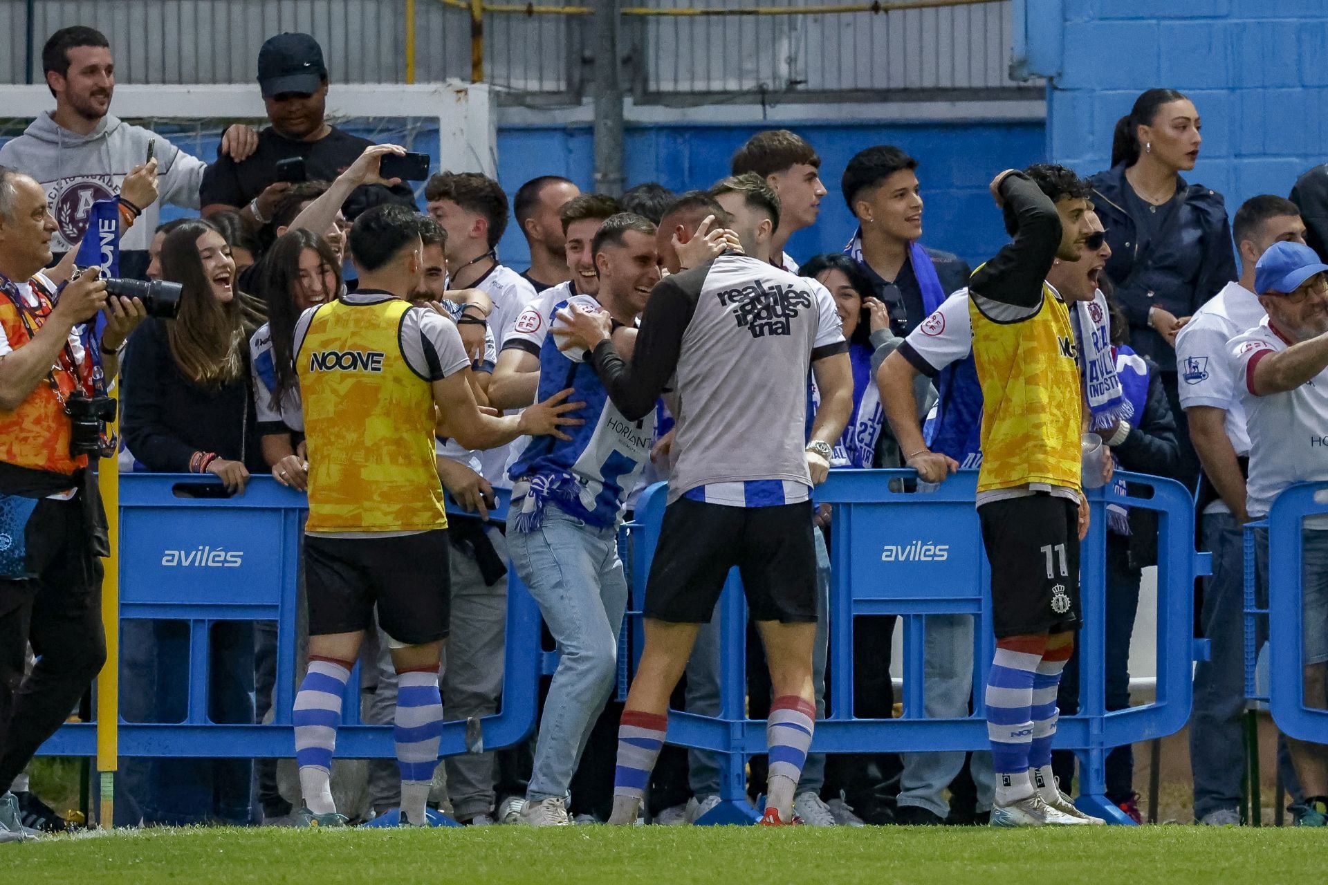 Las mejores imágenes del Real Avilés-Rayo Majadahonda: jugadas y búscate