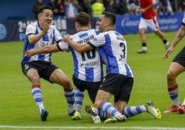 Las mejores imágenes del Real Avilés-Rayo Majadahonda: jugadas y búscate