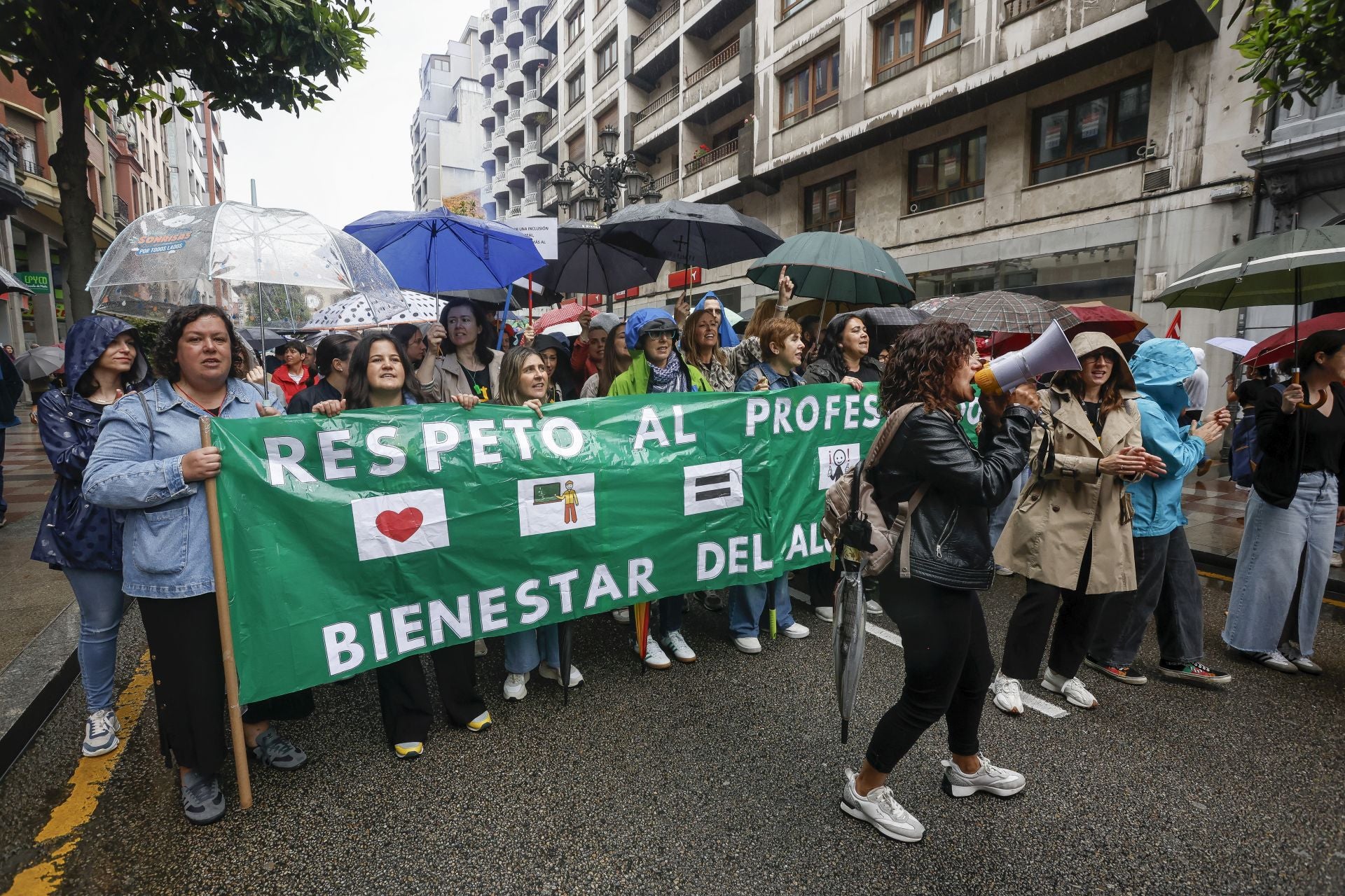 «Basta ya de precariedad»: Asturias clama por una educación pública de calidad