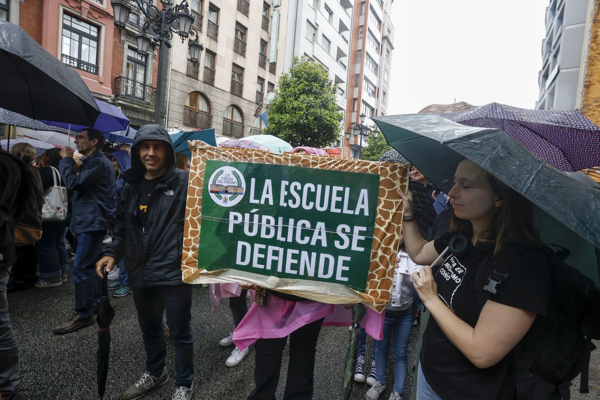 «Basta ya de precariedad»: Asturias clama por una educación pública de calidad
