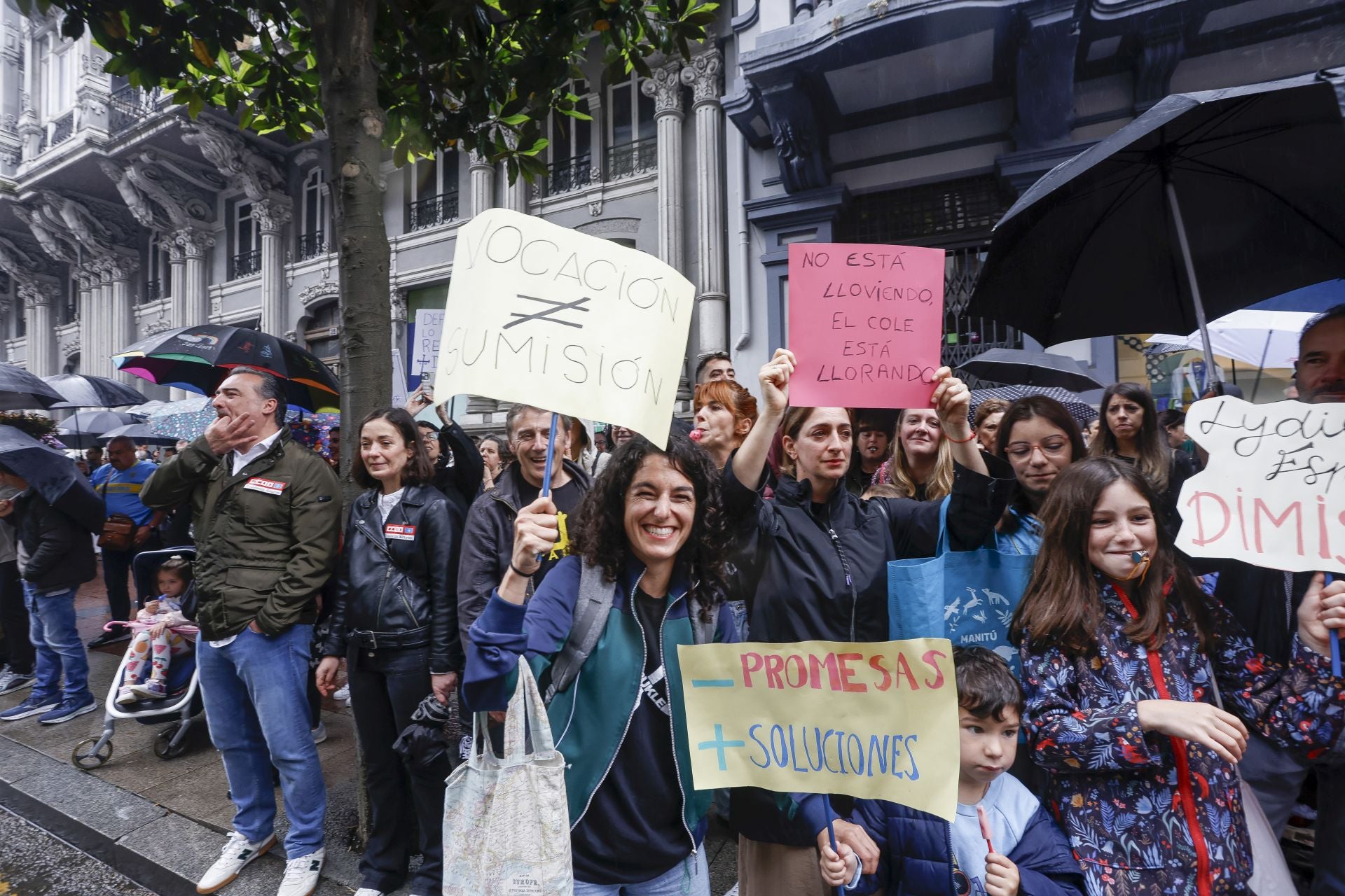«Basta ya de precariedad»: Asturias clama por una educación pública de calidad