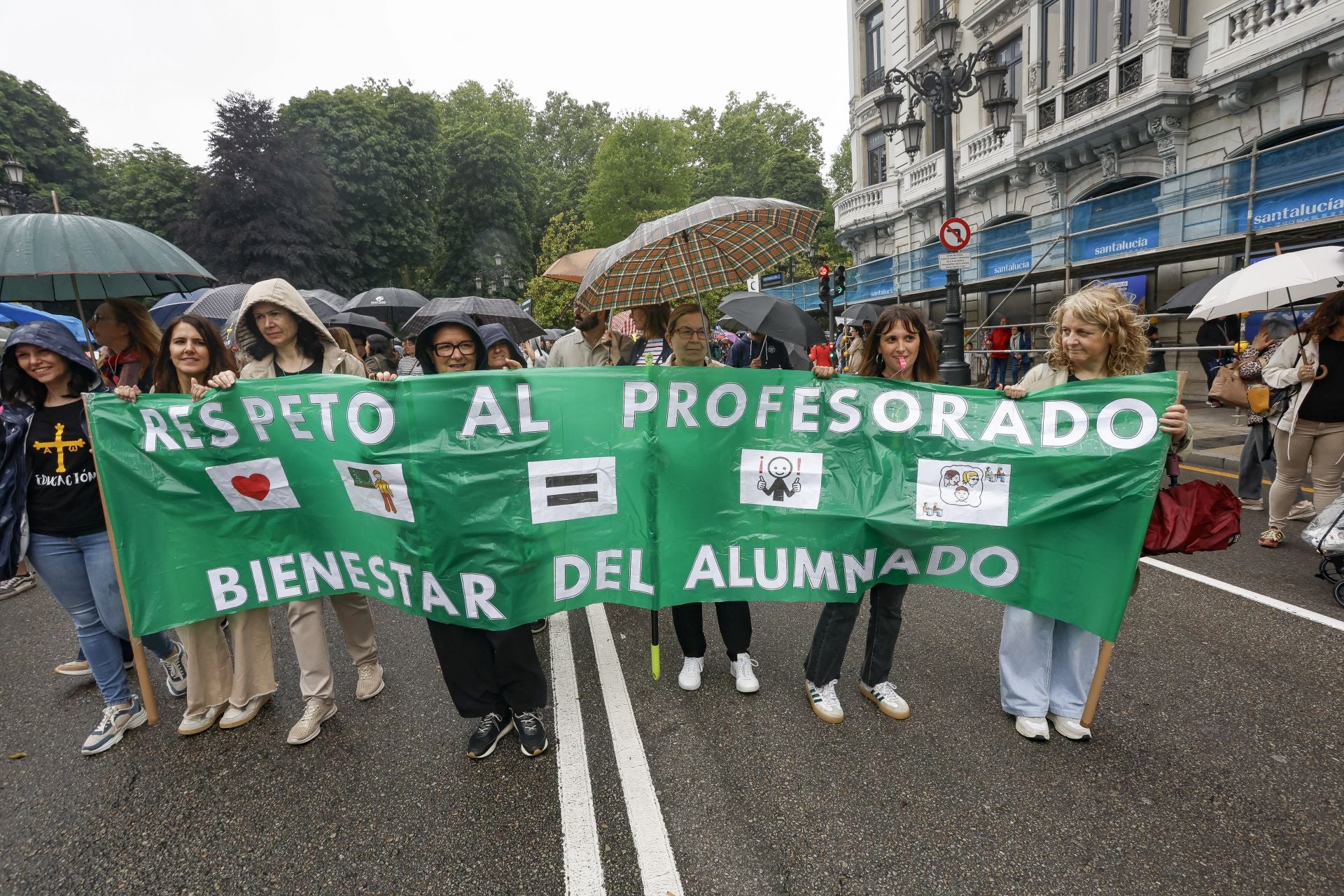 «Basta ya de precariedad»: Asturias clama por una educación pública de calidad