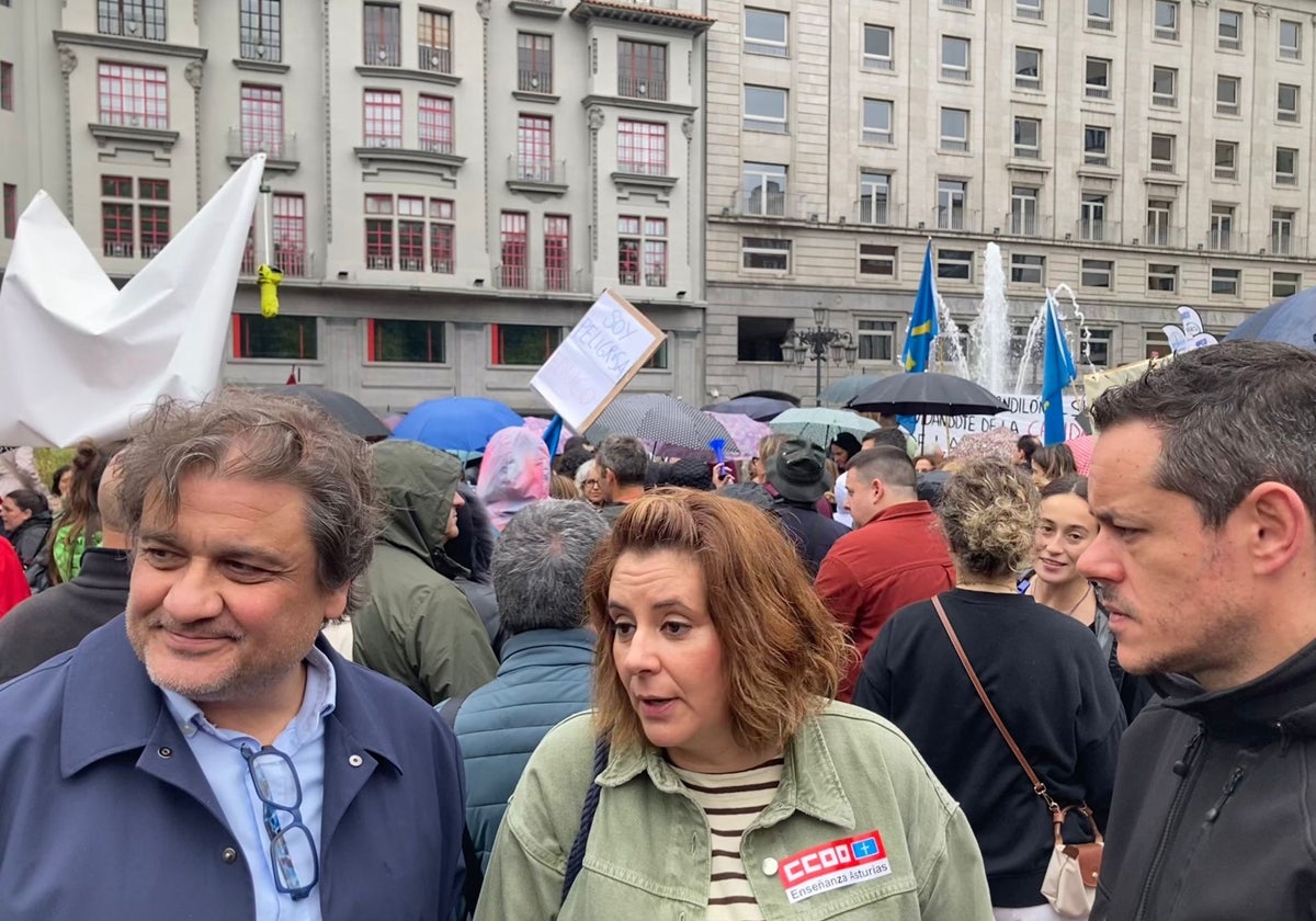 La oposición política asturiana muestra su apoyo total a las protestas por la educación mientras el PSOE pide pasar «de las consignas a las propuestas»