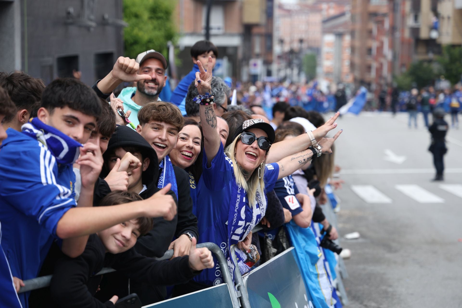 Así fue el recibimiento de la afición del Real Oviedo al equipo