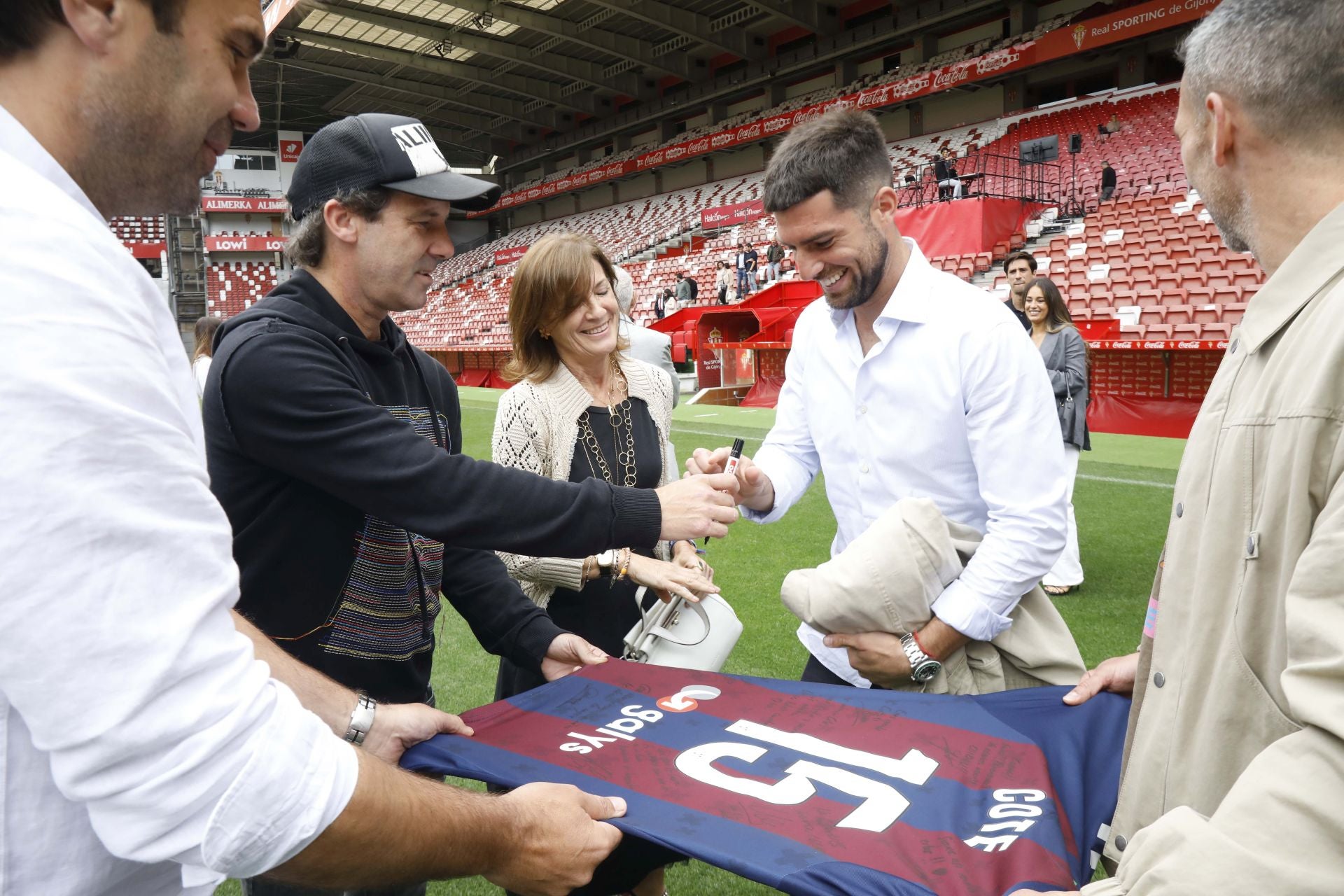El Molinón y la despedida más íntima de Cote