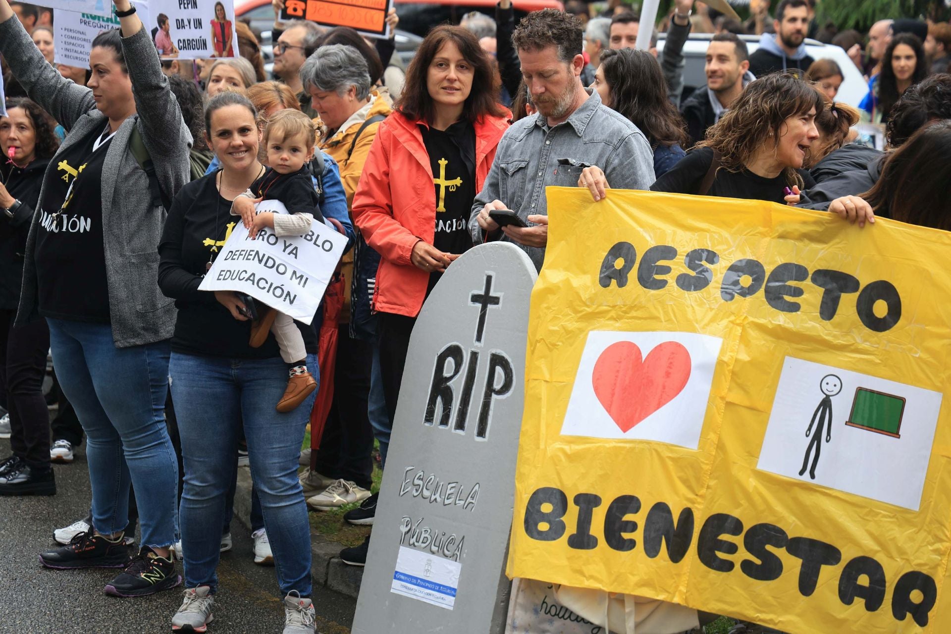 Sonora protesta docente tras la dimisión de la consejera de Educación de Asturias