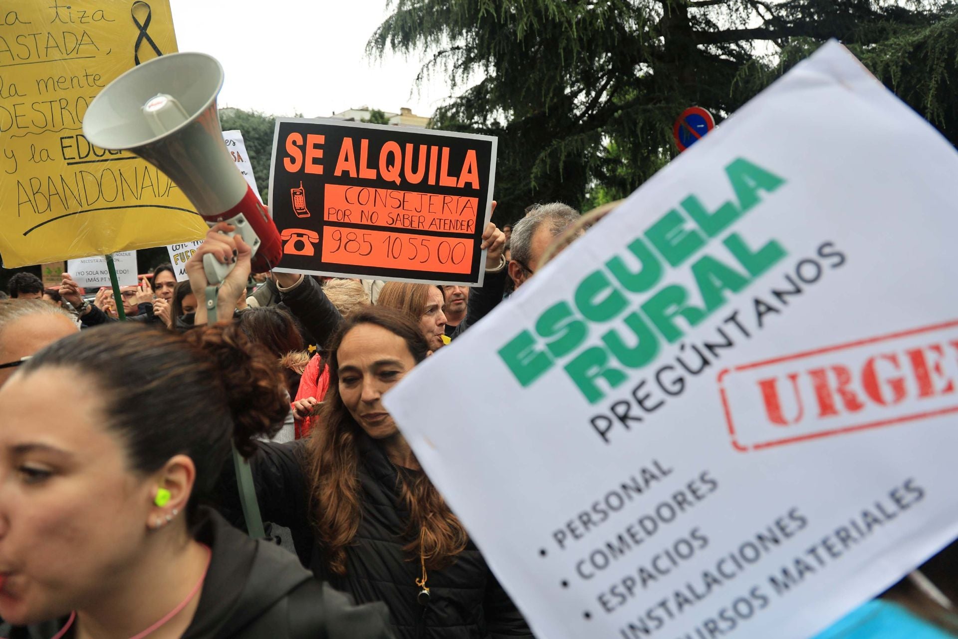 Sonora protesta docente tras la dimisión de la consejera de Educación de Asturias