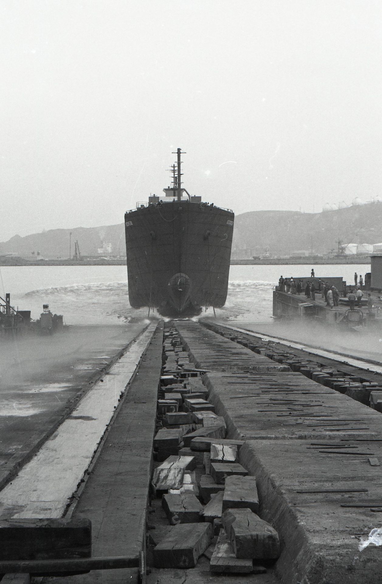Botadura de un barco en Naval Gijón. 1991