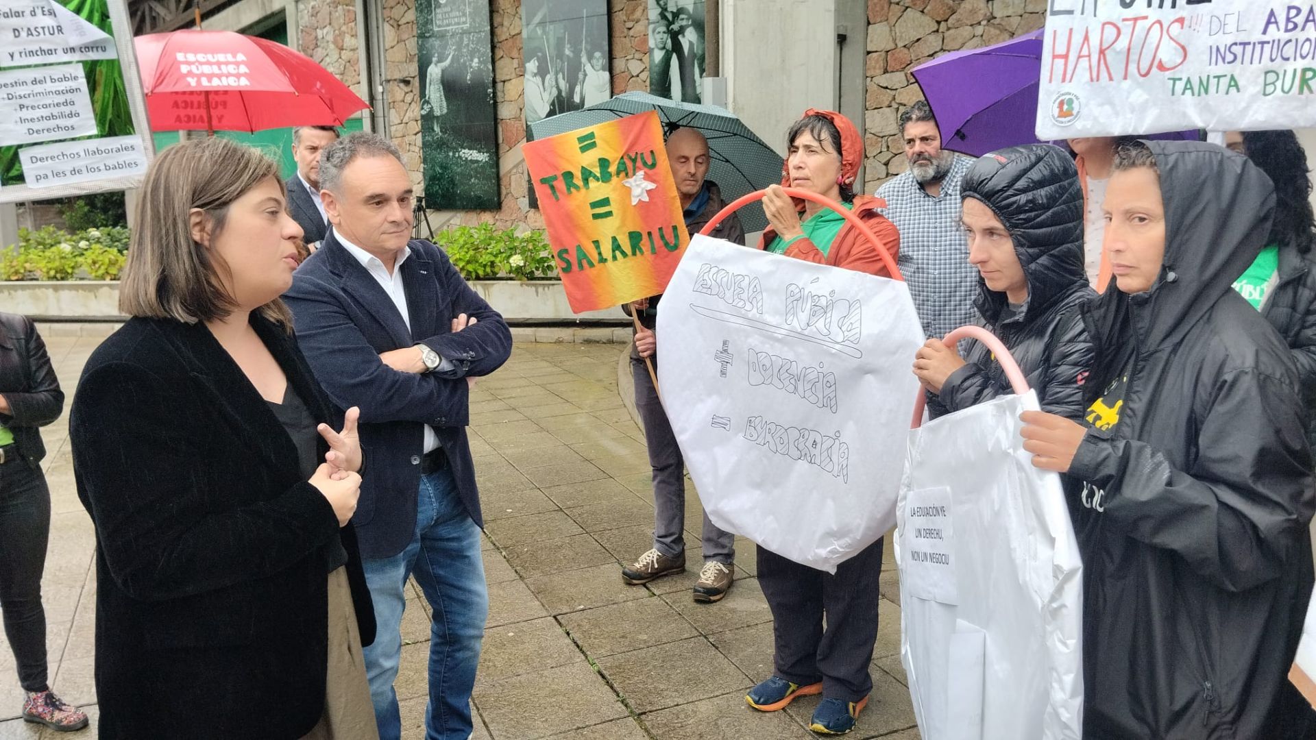 Piquete informativo a la vicepresidenta del Principado, Gimena Llamedo