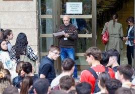 Miles de estudiantes asturianos se enfrentan a la PAU