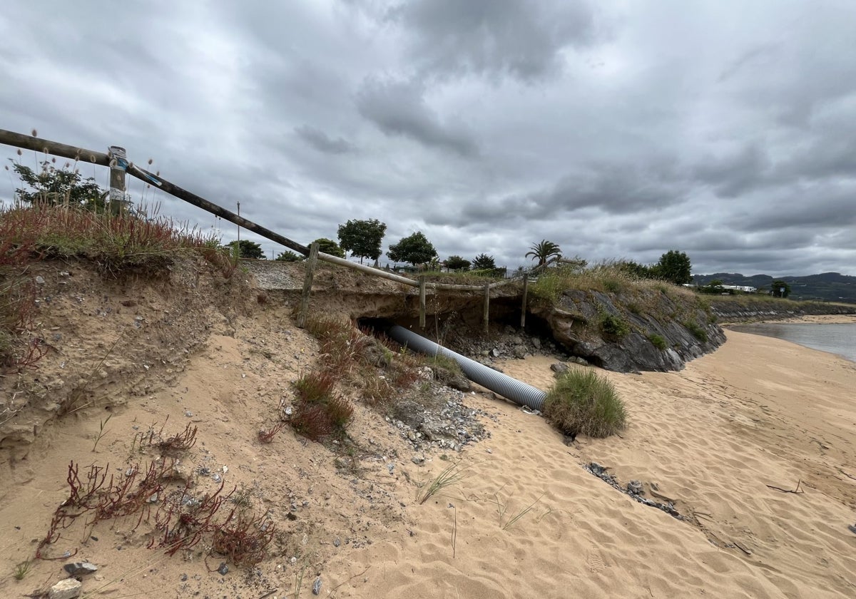 Ultimátum de Villaviciosa a Costas para reparar la escollera de la playa de Miami, en la ría
