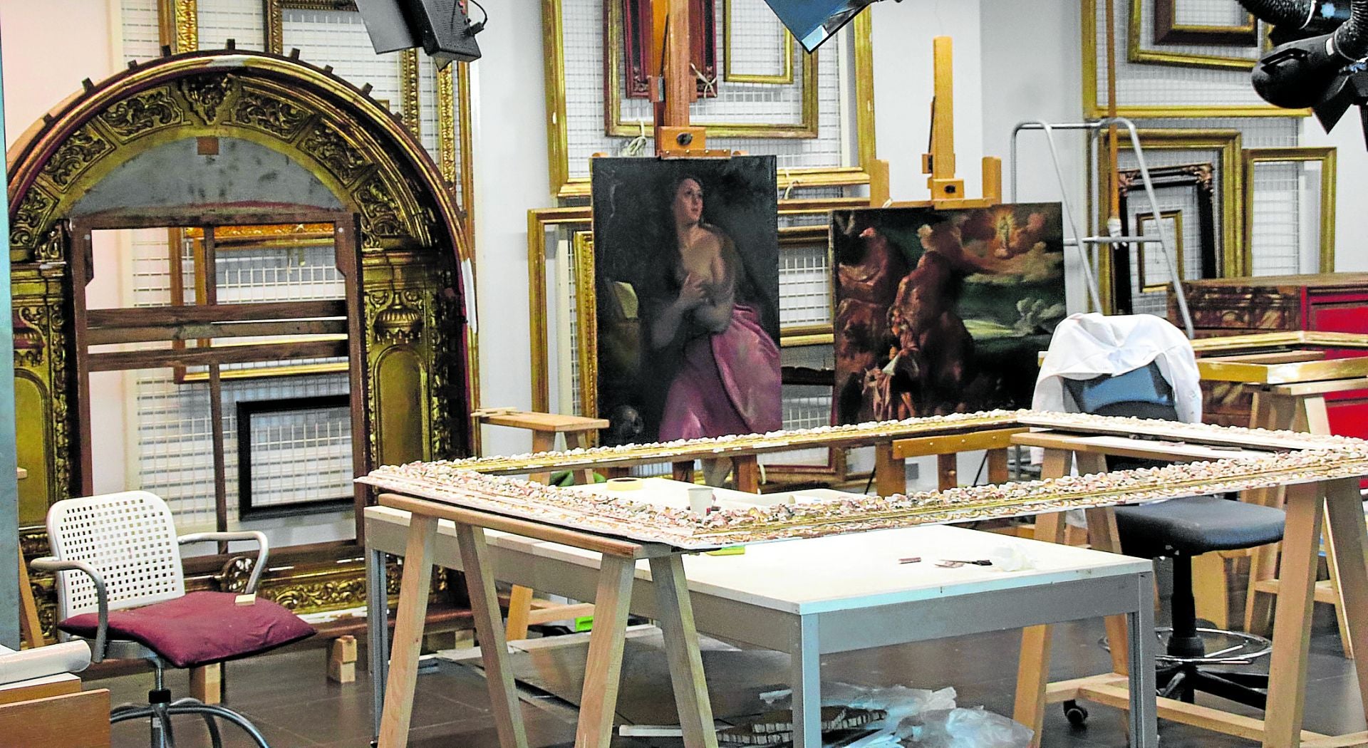 Restauración. Una de las salas en las que las obras de arte esperan por los cuidados del personal del Prado.