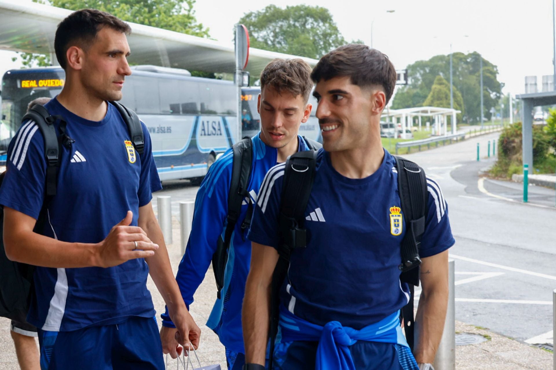 El Real Oviedo comienza su aventura hacia el ascenso: primera parada, Almería