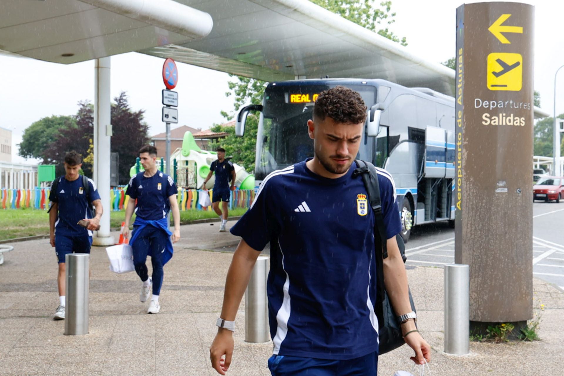 El Real Oviedo comienza su aventura hacia el ascenso: primera parada, Almería