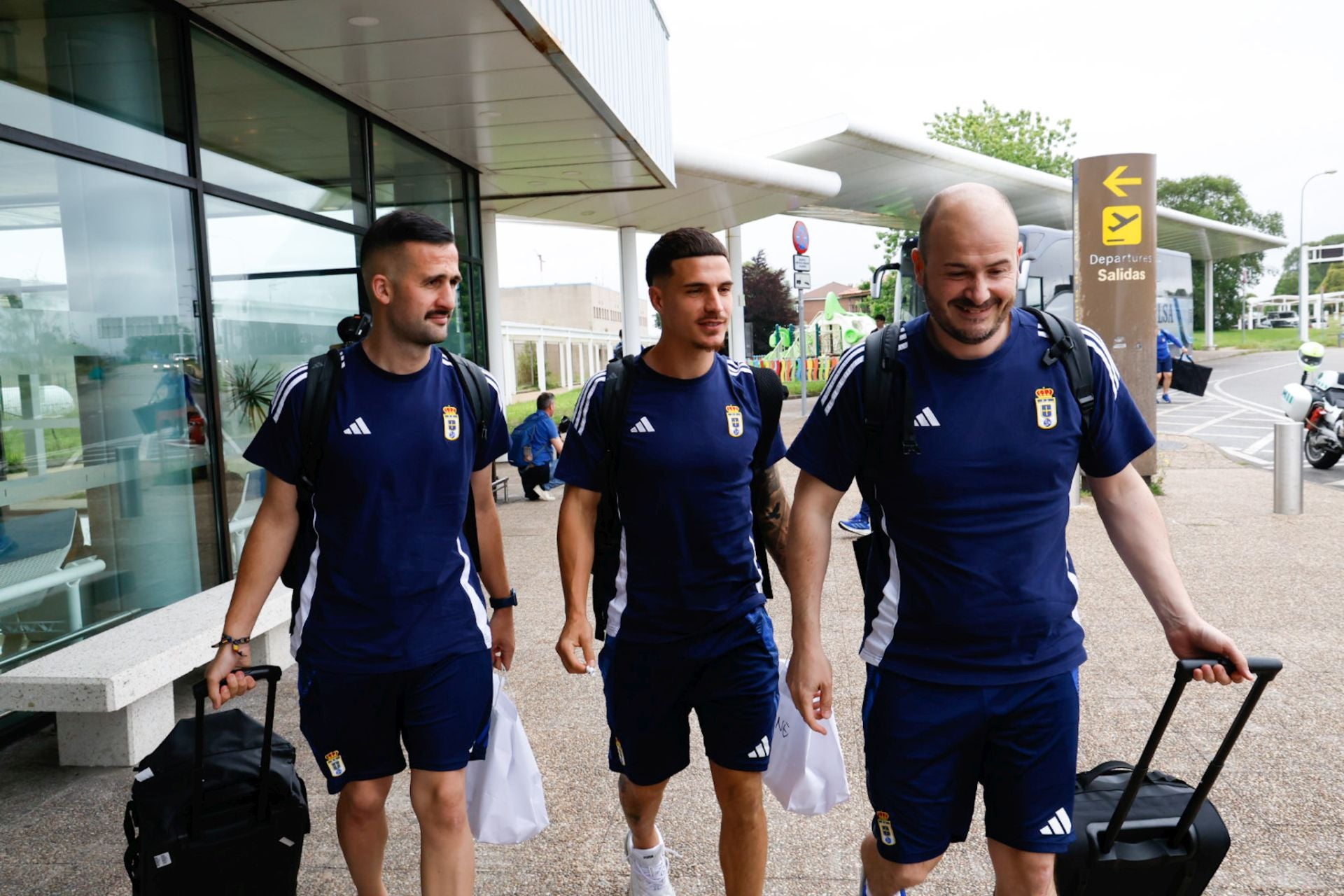 El Real Oviedo comienza su aventura hacia el ascenso: primera parada, Almería