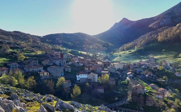 Sotres desde el mirador.