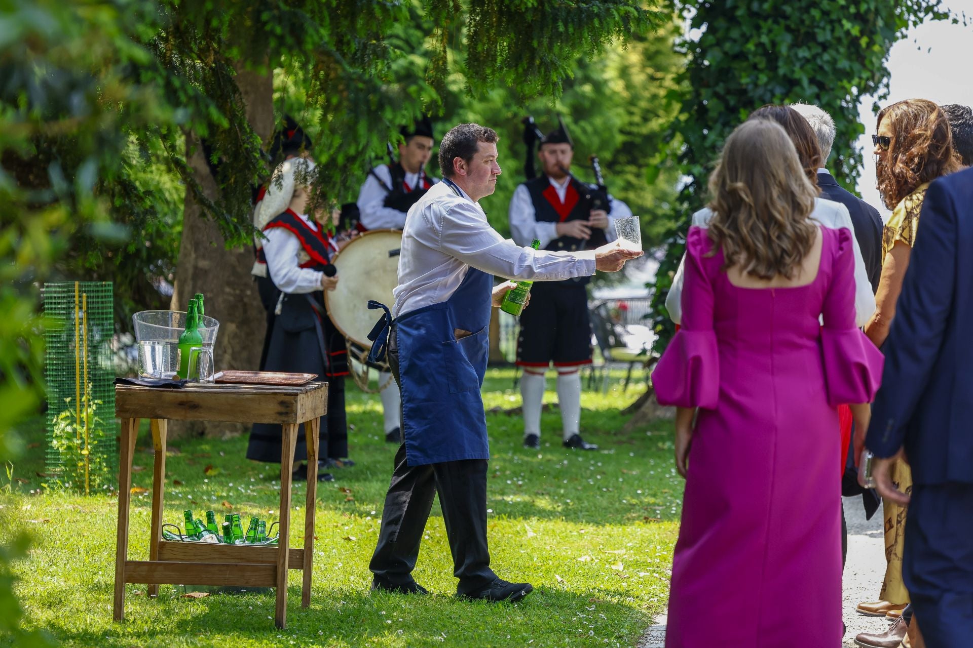 Una boda celebrada en Gijón y dos enamorados de la ciudad