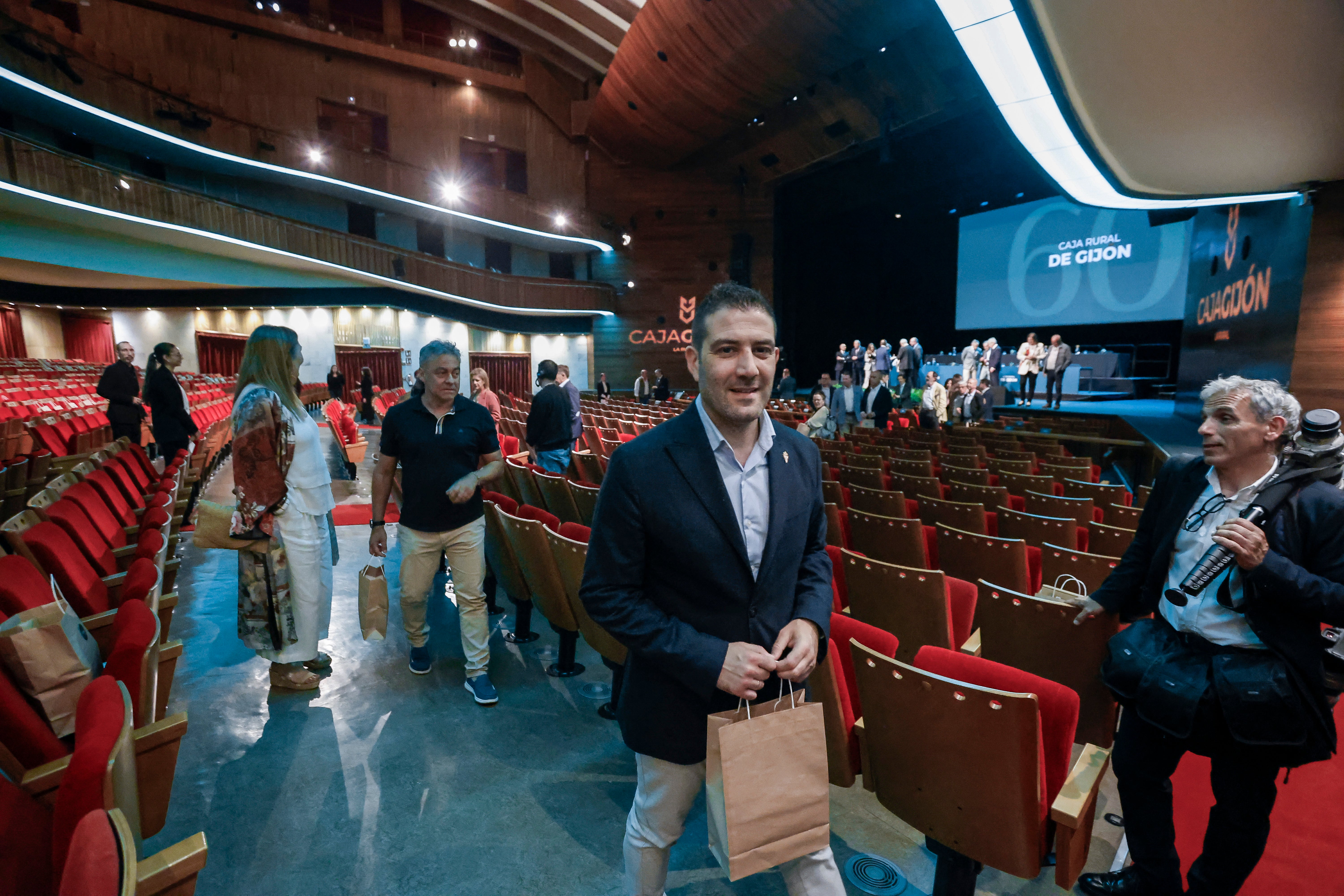 Caja Rural de Gijón celebra su 60 aniversario: las imágenes de la jornada