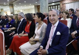 Asistentes  a la fiesta social de la Ingeniería Técnica Industrial del Principado de Asturias, celebrada en el Hotel Begoña Park este sábado, con Pedro López Ferrer, distinguido honorífico, en primer plano.