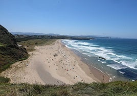 El accidente tuvo lugar en la playa de Xagó, en el concejo de Gozón.