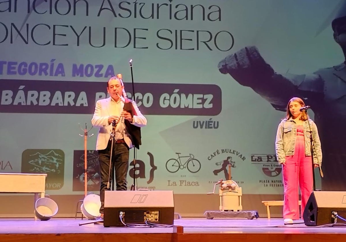La ovetense Bárbara Riesgo, acompañada por Valentín Fuente