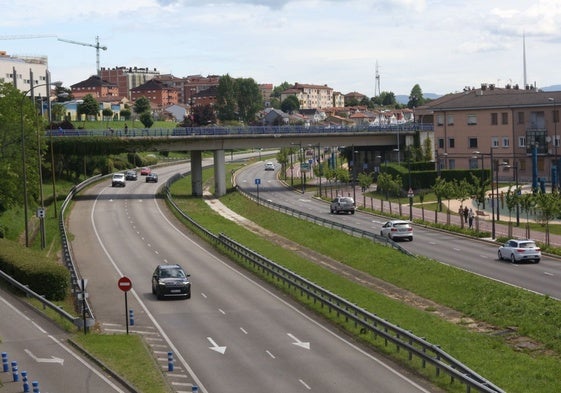 El margen izquierda del Bulevar de Santullano, que también será reurbanizado para completar las obras ya ejecutadas.