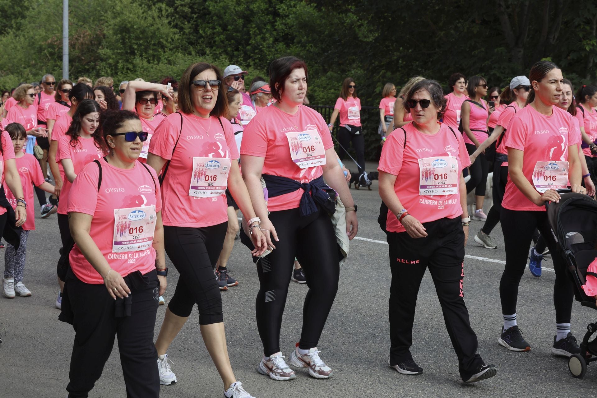 Carrera de la Mujer | Imparable marea rosa en Gijón