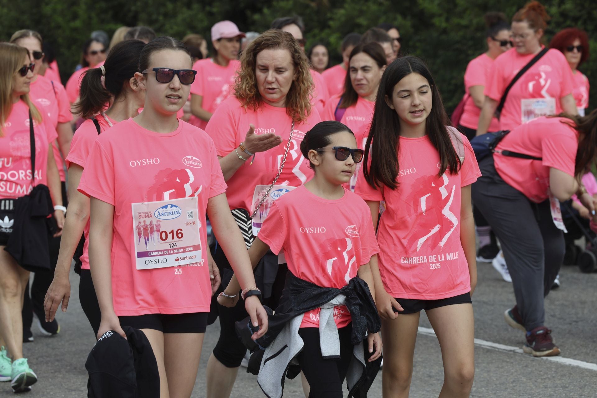 Carrera de la Mujer | Imparable marea rosa en Gijón