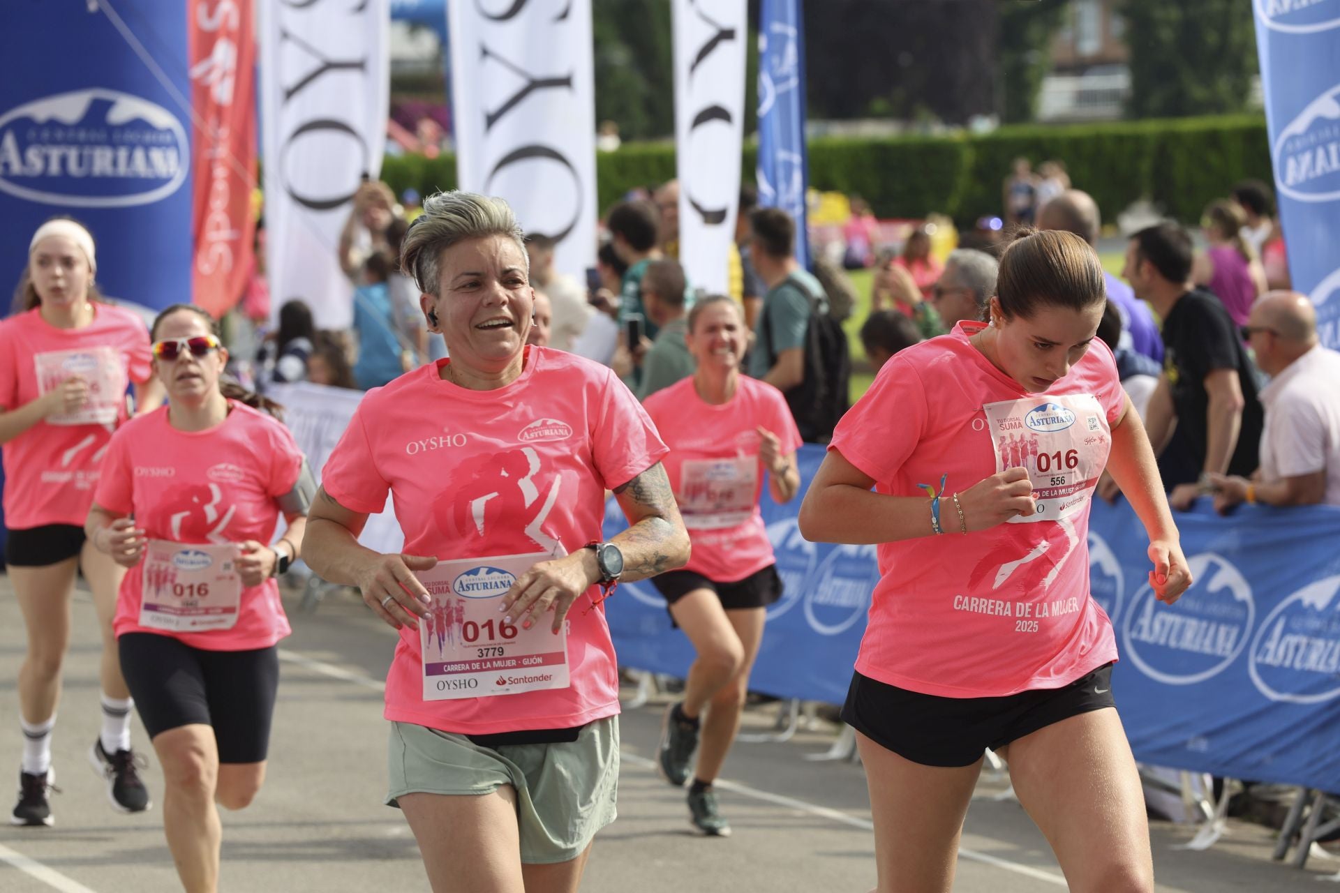 Carrera de la Mujer | Imparable marea rosa en Gijón