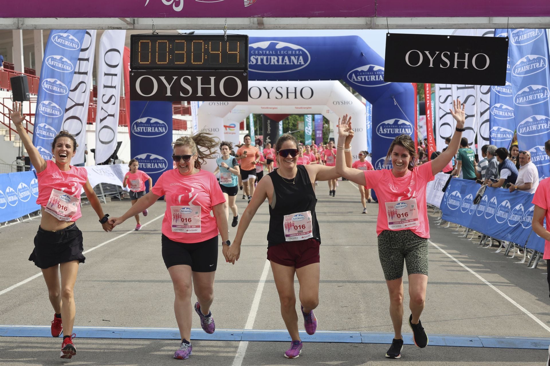 Carrera de la Mujer | Imparable marea rosa en Gijón