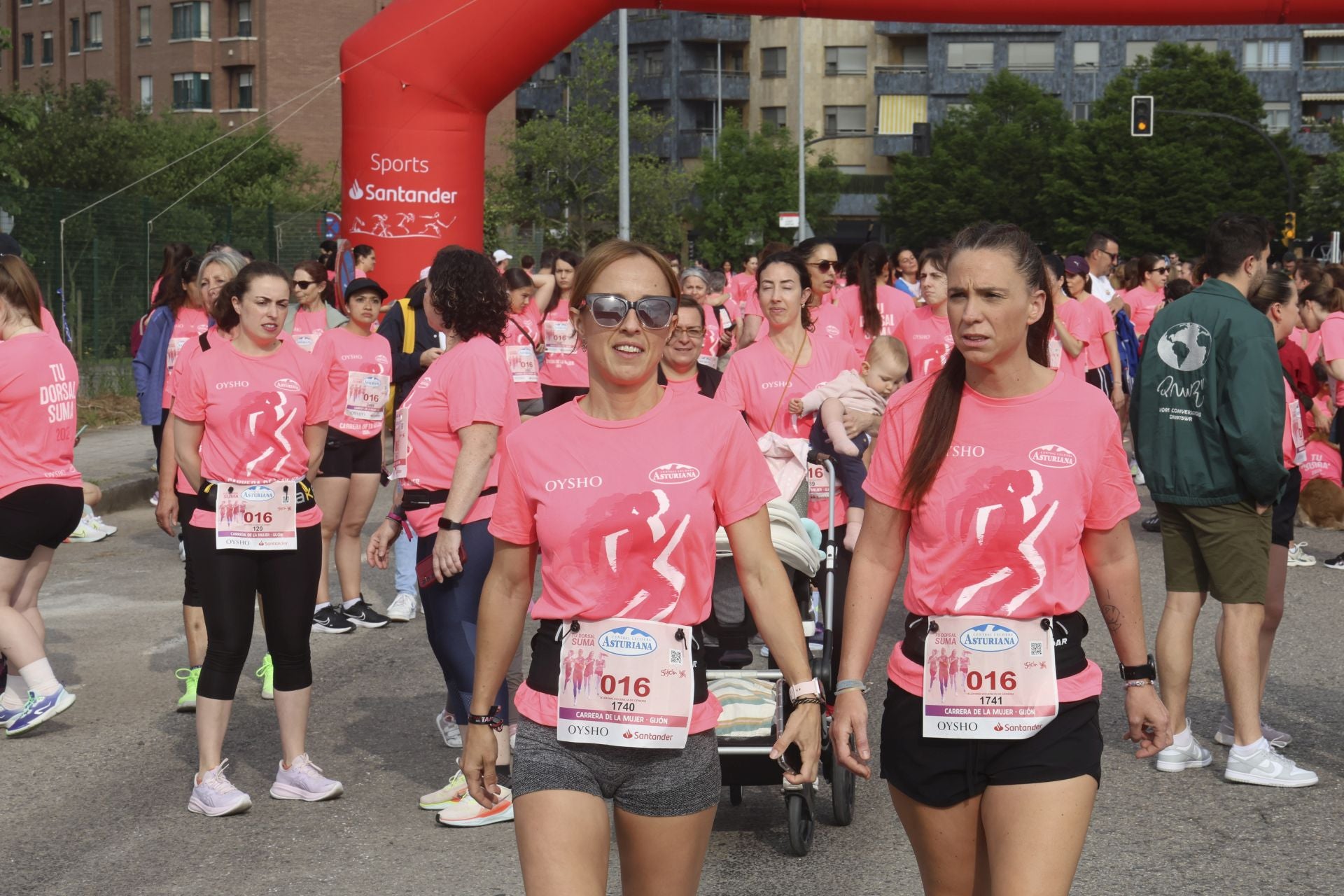 Carrera de la Mujer | Imparable marea rosa en Gijón