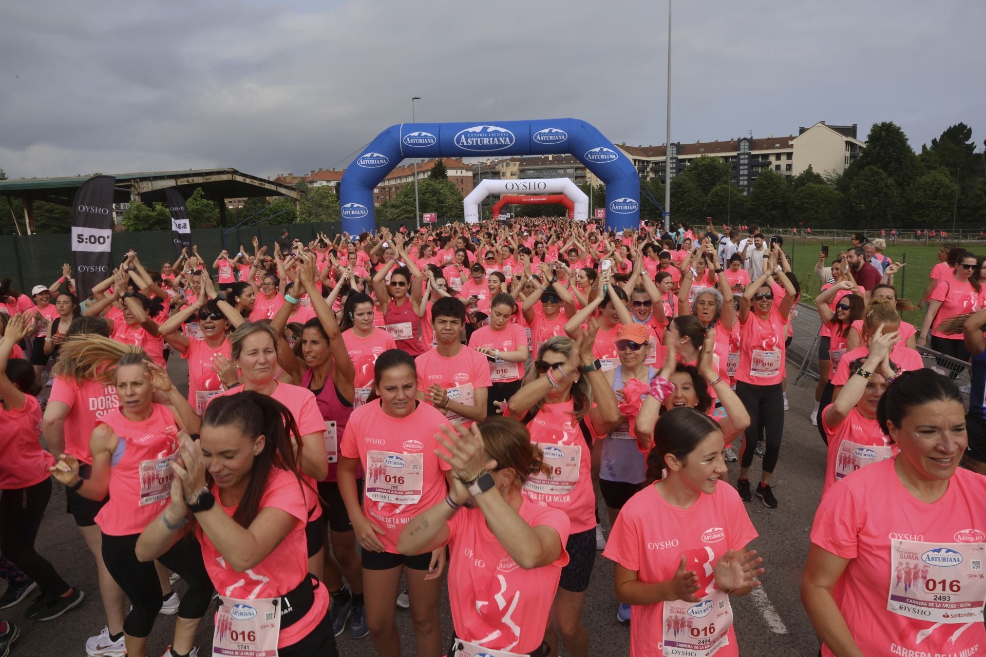 Carrera de la Mujer | Imparable marea rosa en Gijón