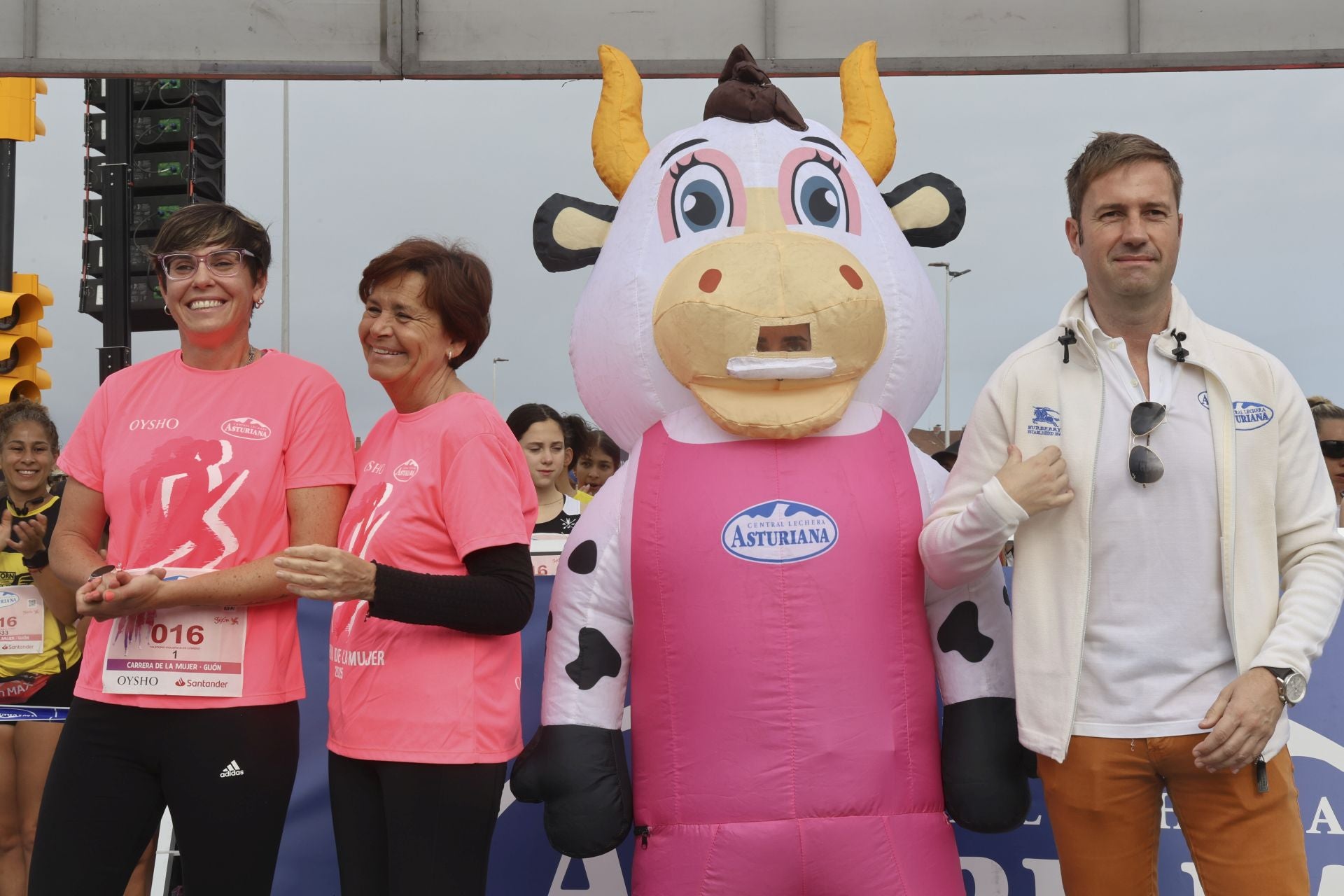 Carrera de la Mujer | Imparable marea rosa en Gijón