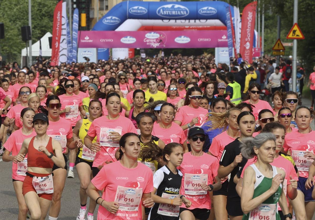 Carrera de la Mujer | Imparable marea rosa en Gijón