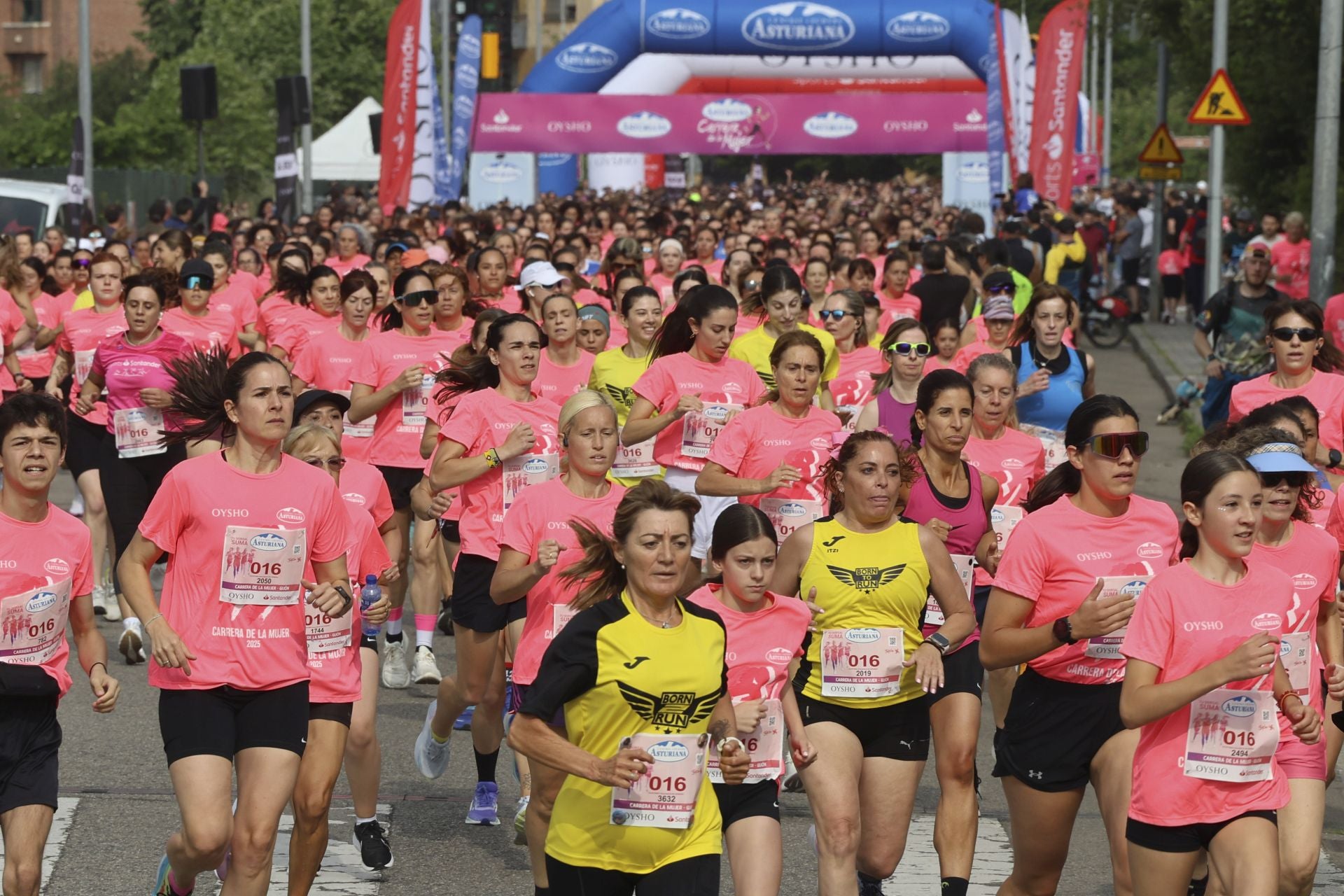 Carrera de la Mujer | Imparable marea rosa en Gijón