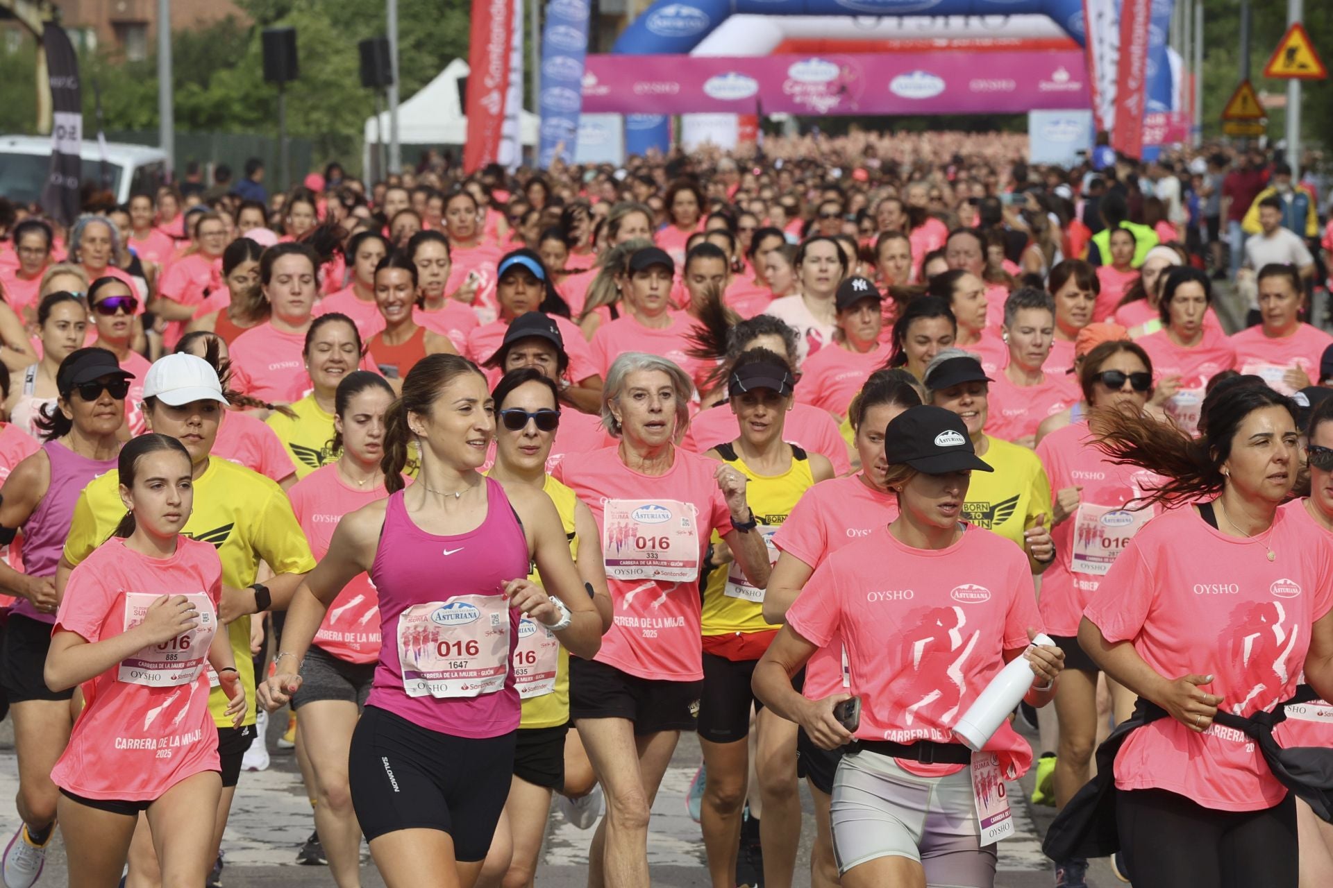 Carrera de la Mujer | Imparable marea rosa en Gijón