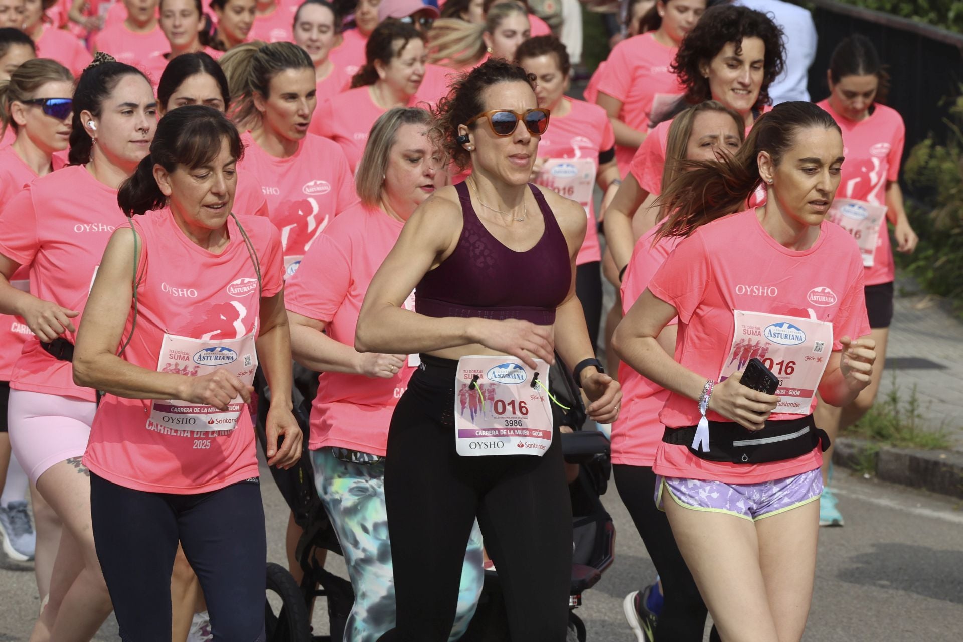 Carrera de la Mujer | Imparable marea rosa en Gijón