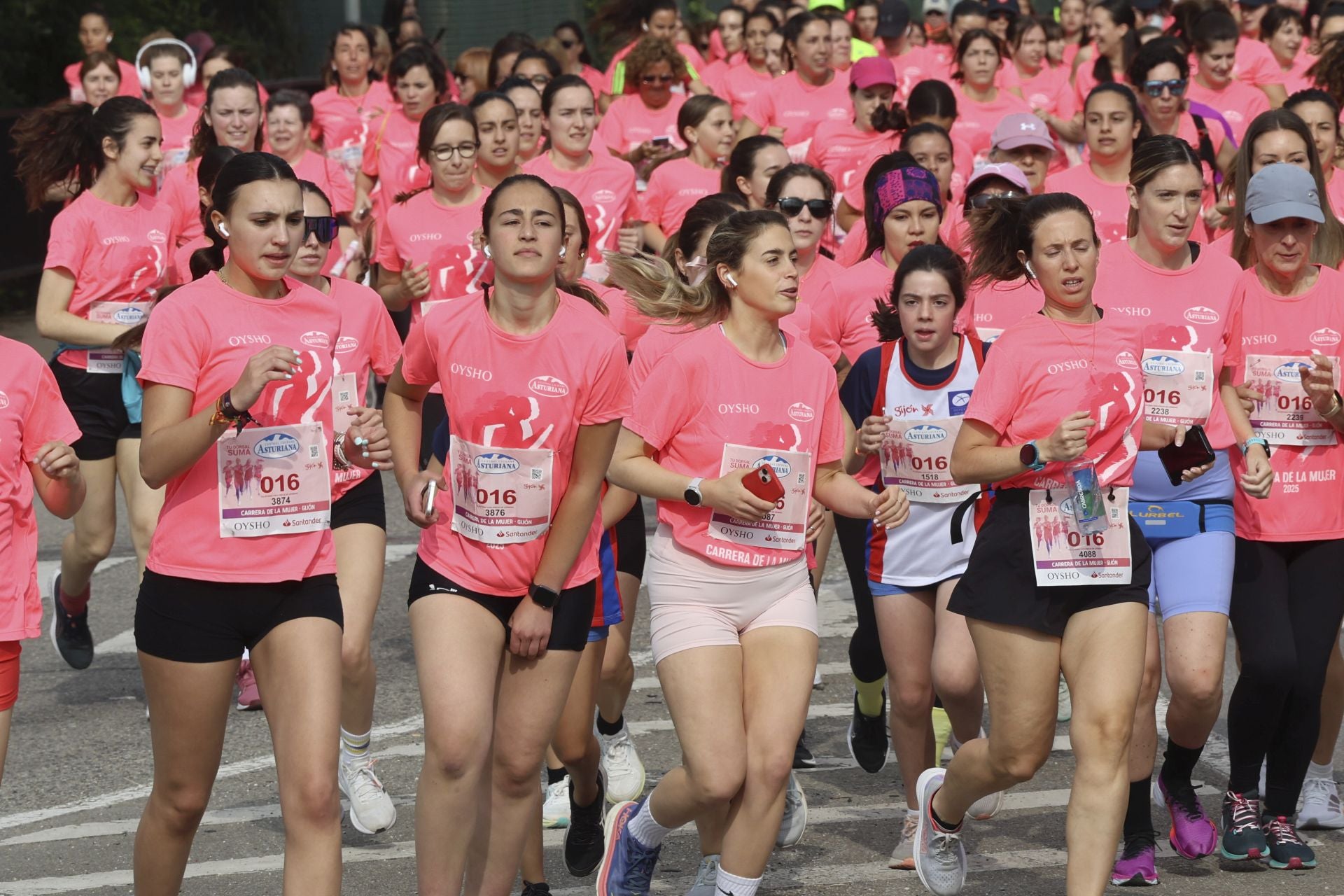 Carrera de la Mujer | Imparable marea rosa en Gijón