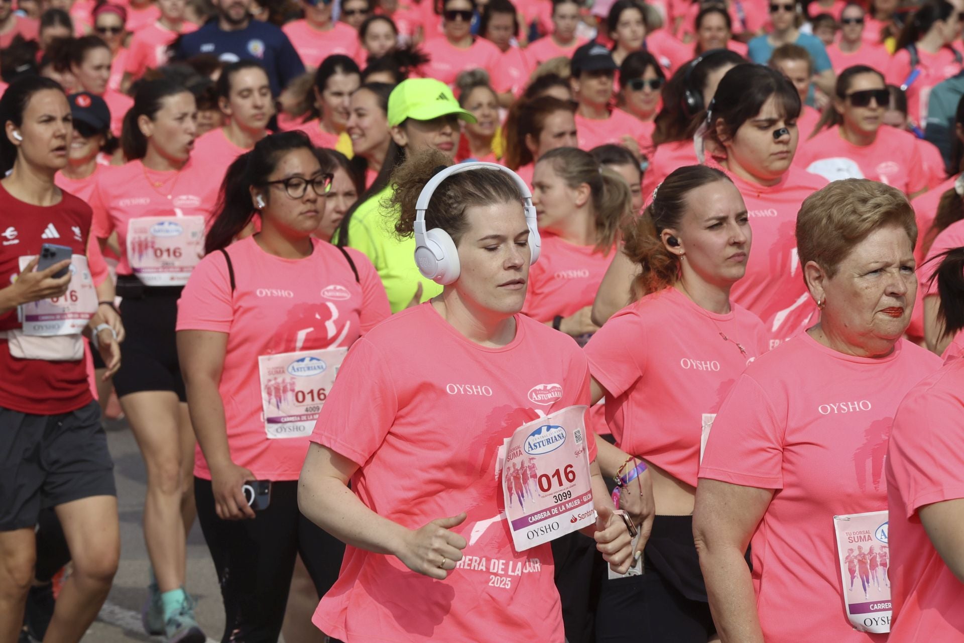 Carrera de la Mujer | Imparable marea rosa en Gijón