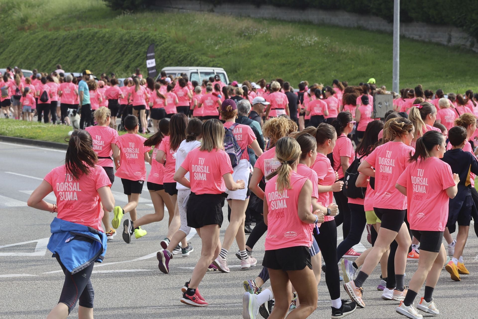 Carrera de la Mujer | Imparable marea rosa en Gijón