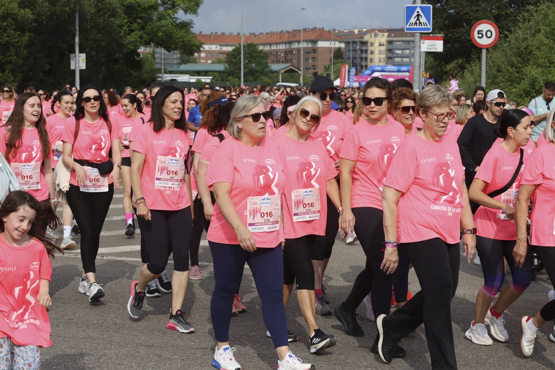 Carrera de la Mujer | Imparable marea rosa en Gijón
