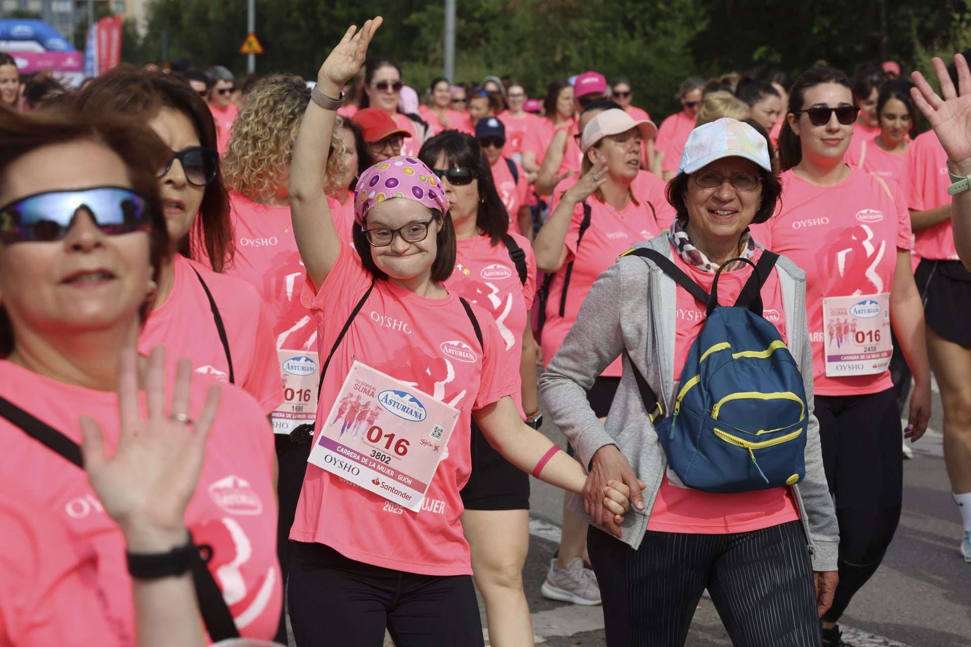 Carrera de la Mujer | Imparable marea rosa en Gijón