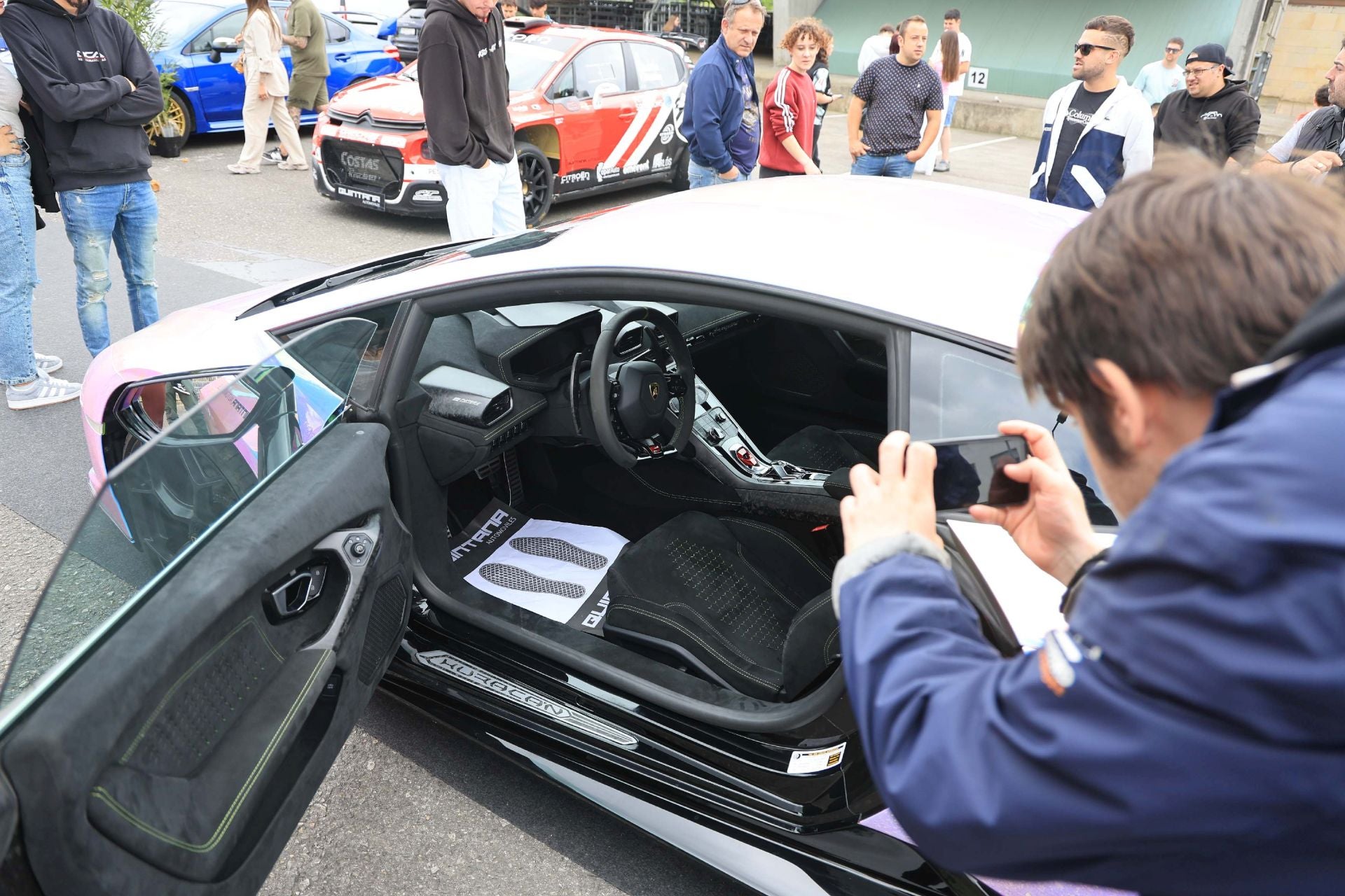 El motor de lujo revoluciona Pola de Siero