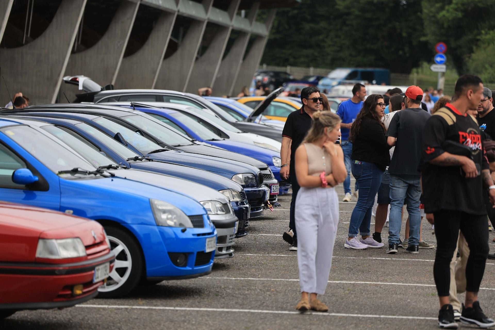 El motor de lujo revoluciona Pola de Siero